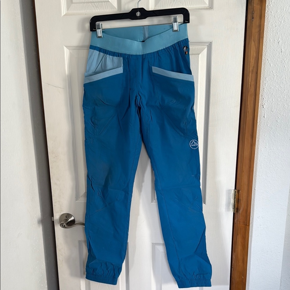 La Sportiva W’s M Vibrant Blue Pants with Light Accents